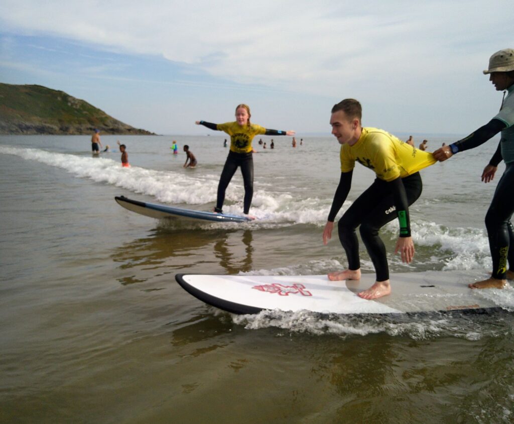 kids surfing